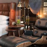 Aka Common Hotel