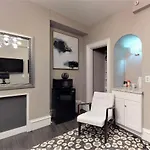 L 3-33 Stylish Private Studio In Boston!