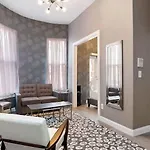 1-31 Excellent Location, Walk Everywhere Sleeps 3