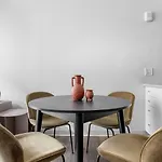 East Cambridge 2br W Gym Wd Nr Lechmere T Bos-893 Boston