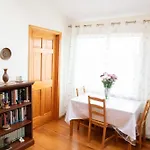 Apartment Modern Beautiful Apartment-5 Beds-full Kitchen-parking-super Clean-great For Groups Boston