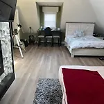 Apartment Franklin Park Nearby *