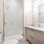 Global Luxury Downtown Apartment