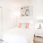 Global Luxury Downtown Apartment