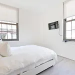 Global Luxury Downtown Apartment