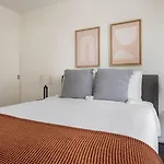 Back Bay 2br W Rooftop Gym Nr Shopping Bos-877