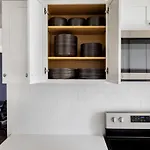 Apartment Back Bay 2br W Rooftop Gym Nr Shopping Bos-877