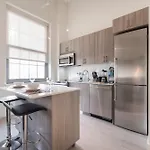 Global Luxury Downtown Apartment Boston