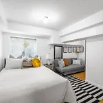 Modern 2 Bed Apt Mins To Fenway 5 Min To Train Apartment Boston