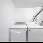 Modern 2 Bed Apt Mins To Fenway 5 Min To Train *