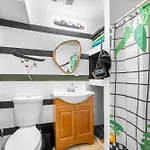 Modern 2 Bed Apt Mins To Fenway 5 Min To Train Apartment Boston