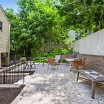 Modern 2 Bed Apt Mins To Fenway 5 Min To Train Apartment Boston