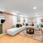 Modern 2 Bed Apt Mins To Fenway 5 Min To Train *