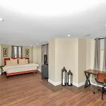 Comfort V Apartment Boston