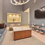 Private Apt Seaport With Gym