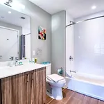Modern With Water Views Apartment *