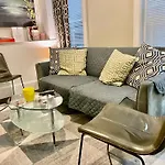 Apartment Beautiful 3br 3ba Duplex Parking Location