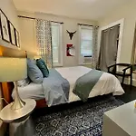 Beautiful 3br 3ba Duplex Parking Location Boston