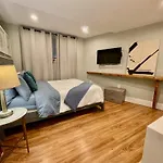 Apartment Beautiful 3br 3ba Duplex Parking Location *