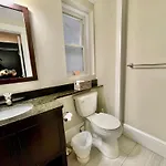Beautiful 3br 3ba Duplex Parking Location Apartment