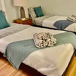 Beautiful 3br 3ba Duplex Parking Location Apartment *