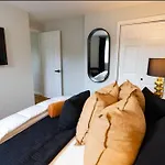 Modern Single Family Minutes From Hill Holiday home *