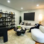 Modern Single Family Minutes From Hill Boston