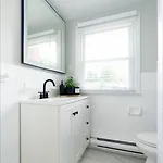 Holiday home Modern Single Family Minutes From Hill *