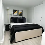 Modern Single Family Minutes From Hill Boston