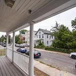 14B-Newly Renovated, Uniquely Decorated Apartment