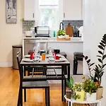14b-newly Renovated, Uniquely Decorated Apartment *