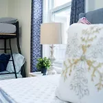 14b-newly Renovated, Uniquely Decorated *
