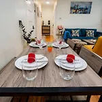 14b-newly Renovated, Uniquely Decorated Boston