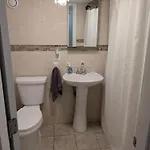 Apartment Brighton Sleeps 3 - Steps To Bus Line