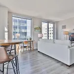Luxury With Balcony In Seaport Apartment Boston