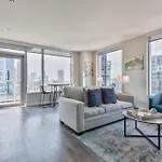Apartment Luxury With Balcony In Seaport