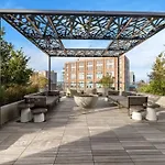 Spacious 2Bed 2Bath, King Bed, Steps Fenway Park