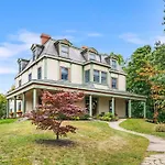 Cozy 2Bd Near Fenway Walk To Train & Free Parking