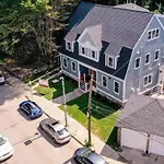 Park-side In Jamaica Plain Holiday home