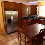 2 Bedroom In Jamaica Plain With Parking *
