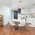 Apartment Back-bay 2br Penthouse W Roof And Gym *