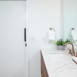 Back-bay Upscale Penthouse W Roof-top Apartment *