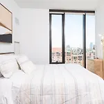 Back-bay Upscale Penthouse W Roof-top Apartment
