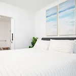 Back-bay Upscale Penthouse W Roof-top * Boston