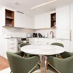 Back-bay Upscale Penthouse W Roof-top