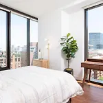 Back-bay Upscale Penthouse W Roof-top *