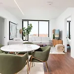 Apartment Back-bay Upscale Penthouse W Roof-top