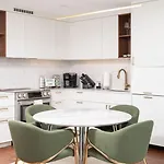 Back-bay Upscale Penthouse W Roof-top Apartment *