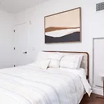 Back-bay Upscale Penthouse W Roof-top *