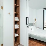 Apartment Back-bay 2br Penthouse W Roof And Gym *